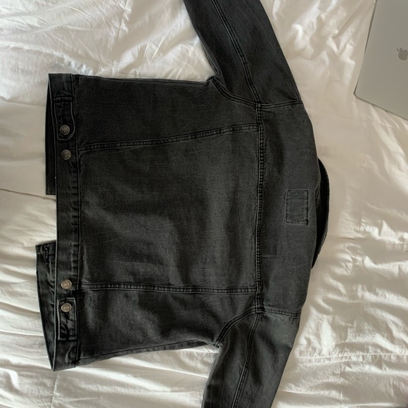 Forever 21 black jean jacket - Picture 5 of 5